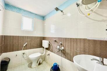 هتل Bashanti Inn Near Seabeach