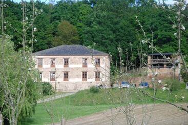 هتل روستایی La Casona De Amaido