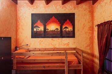 Los Amigos Nest Hostel