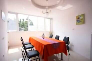 پانسیون Sun Moon Lake Yue Retreat