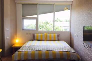 پانسیون Sun Moon Lake Yue Retreat