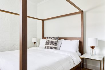 Sonder  Julia Suites