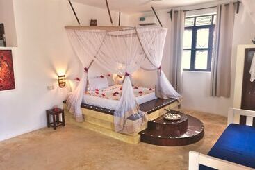 تختخواب و صبحانه Moonshine Villa