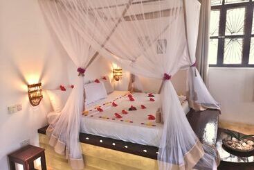 تختخواب و صبحانه Moonshine Villa