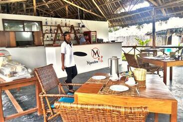 تختخواب و صبحانه Moonshine Villa