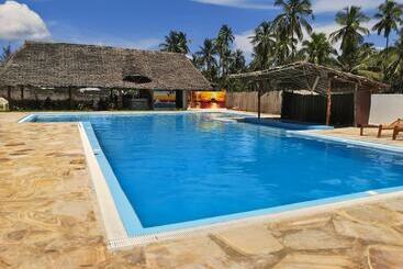 تختخواب و صبحانه Moonshine Villa