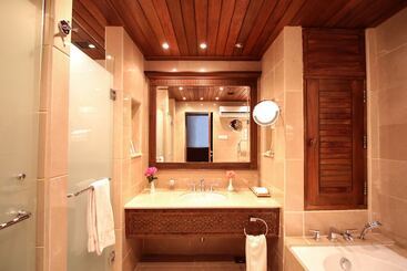 هتل Khorog Serena Inn