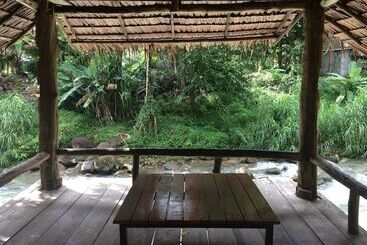 هتل Thip Thara Resort And Adventure Camp