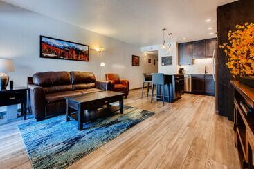 Mountainside Condominiums By Crmr