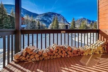 Mountainside Condominiums By Crmr