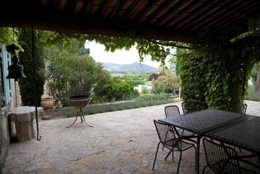 پانسیون Gites La Tulisse à Vaison La Romaine