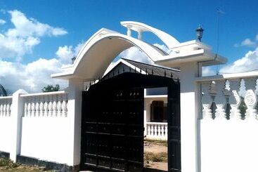 Жильё для туристов Villa Uroa Barabara