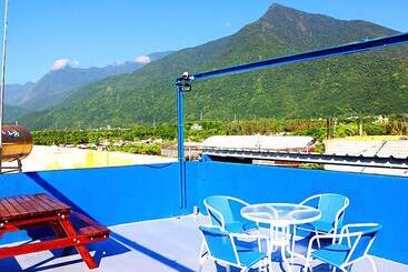 Wm & S   Hostel