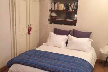 تختخواب و صبحانه Bed End Breakfast Du Centre