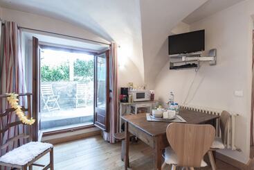 تختخواب و صبحانه Bed End Breakfast Du Centre