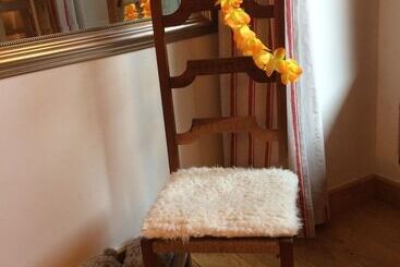 تختخواب و صبحانه Bed End Breakfast Du Centre