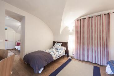 تختخواب و صبحانه Bed End Breakfast Du Centre
