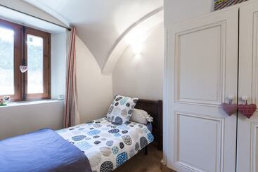 تختخواب و صبحانه Bed End Breakfast Du Centre