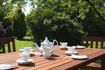 تختخواب و صبحانه The Grange Boutique Guest House