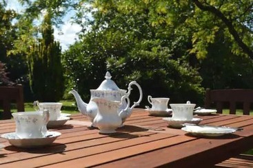 تختخواب و صبحانه The Grange Boutique Guest House