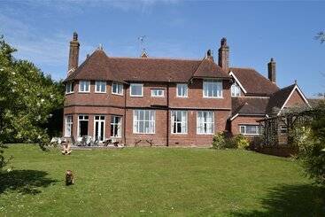 تختخواب و صبحانه The Grange Boutique Guest House