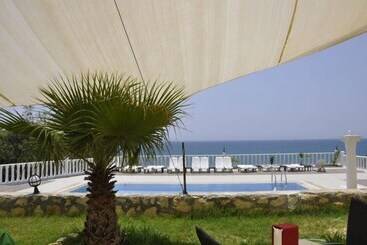 هتل Anko Beach Resort