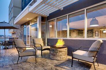 هتل Fairfield Inn & Suites By Marriott Fort Smith