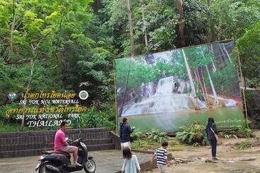 酒店 Sai Yok Noi Blue Mountain Resort