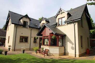 Culliss House B&b