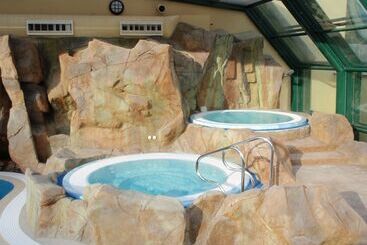 هتل Cardigan Bay Holiday Park