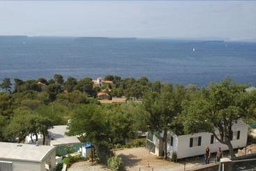 هتل La Cabane De Bob   Saint Raphael