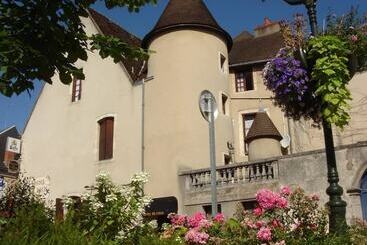 فندق Hôtel De L'ecu