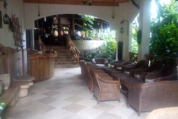 هتل Kilimanjaro Mountain Resorts Marangu
