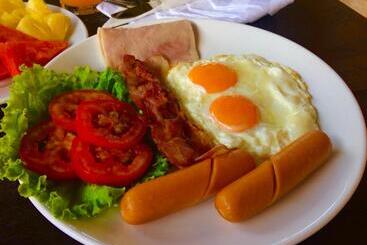 هتل The Retreat Khaolak Resort   Sha Extra Plus