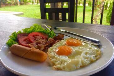 هتل The Retreat Khaolak Resort   Sha Extra Plus