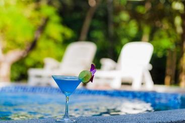 هتل The Retreat Khaolak Resort   Sha Extra Plus