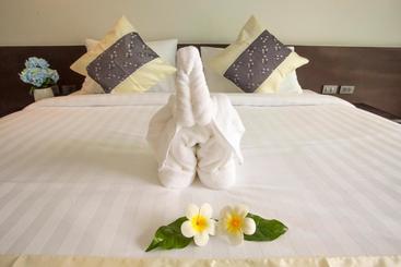 هتل The Retreat Khaolak Resort   Sha Extra Plus