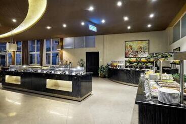 Protea Hotel By Marriott Kampala Skyz