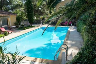 تختخواب و صبحانه Domaine Jobert