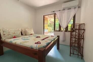تختخواب و صبحانه Sky And Sand Zanzibar Beach Resort