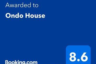 تختخواب و صبحانه Ondo House