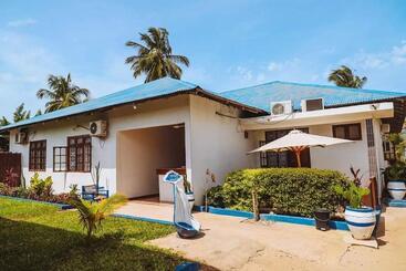 تختخواب و صبحانه Ondo House