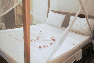 تختخواب و صبحانه Ondo House