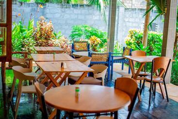 تختخواب و صبحانه Ondo House