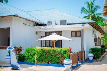 تختخواب و صبحانه Ondo House