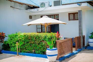 تختخواب و صبحانه Ondo House