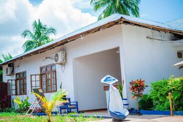 تختخواب و صبحانه Ondo House