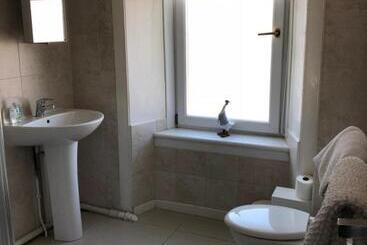 تختخواب و صبحانه Rooms At 31