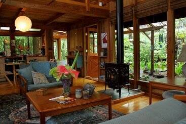 تختخواب و صبحانه Volcano Rainforest Retreat