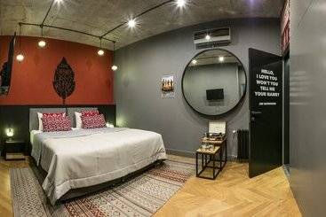 Design Hotel Rooms & Rumors